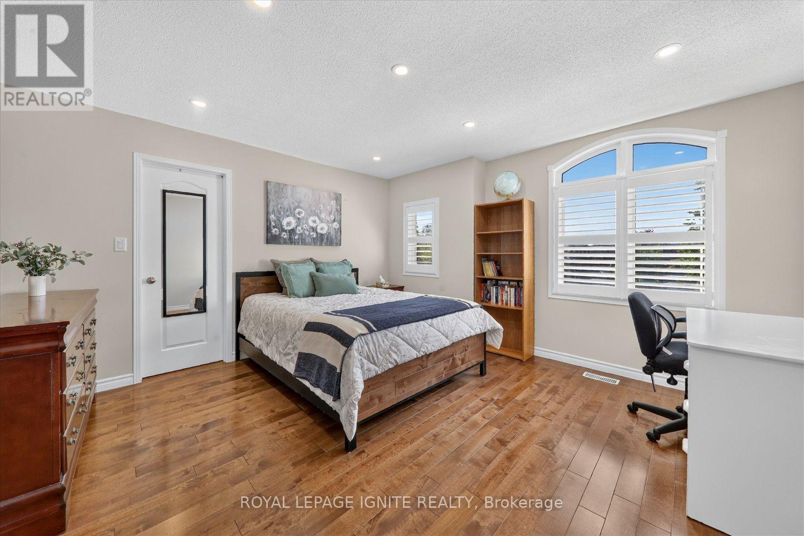 2015 Valewood Court, Oshawa, ON photo 32