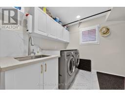 2015 Valewood Court, Oshawa, ON L1G7X9 Photo 23