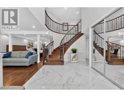 2015 Valewood Court, Oshawa, ON L1G7X9 Photo 7