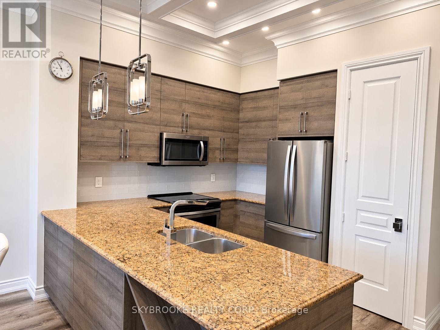108 - 9245 JANE STREET, Vaughan (Maple) — photo 3