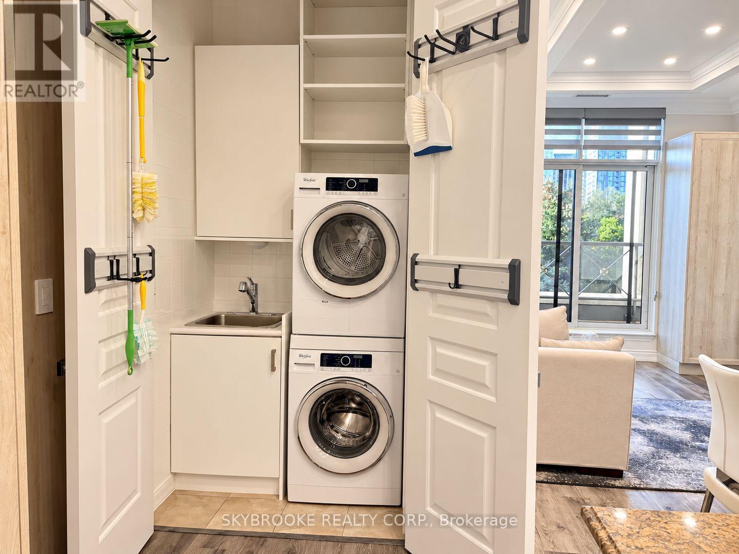 108 - 9245 JANE STREET, Vaughan (Maple) — photo 9