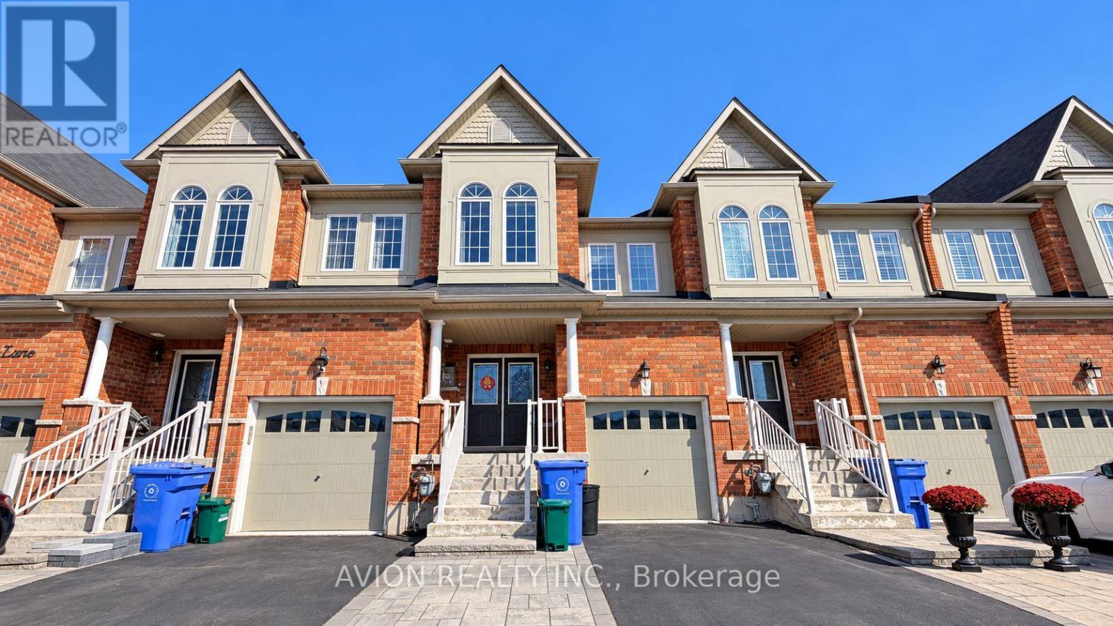 23 CLARINET LANE, Whitchurch-Stouffville (Stouffville) — photo 2