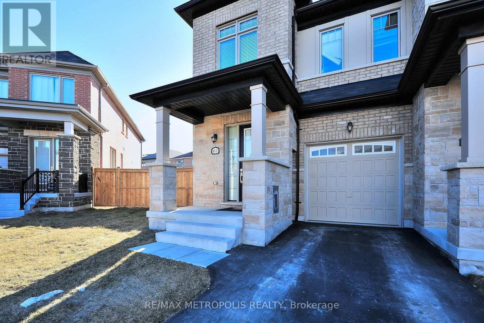 61 Seedling Crescent, Whitchurch-Stouffville, ON photo 5
