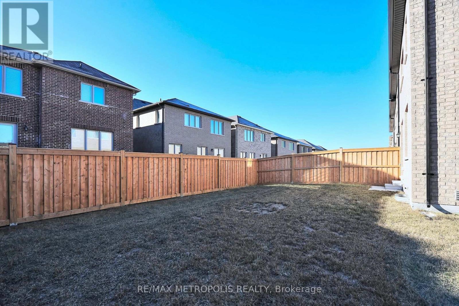 61 SEEDLING CRESCENT - 9
