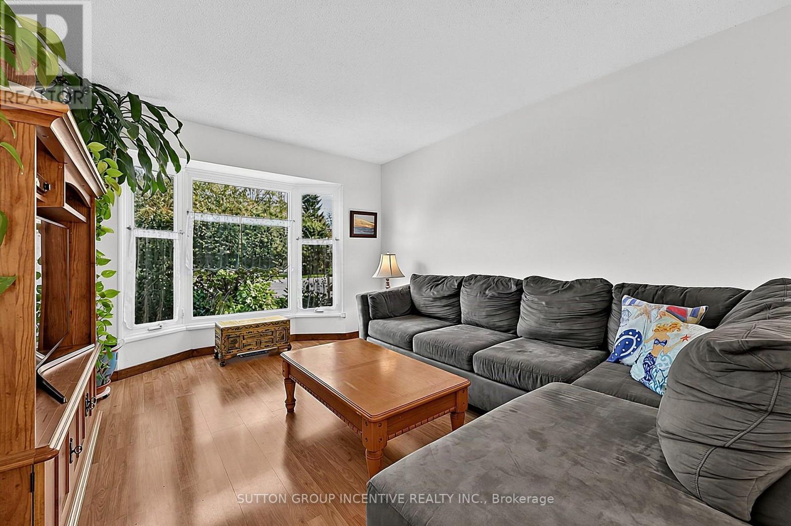 38 Trillium Crescent, Barrie, ON photo 14