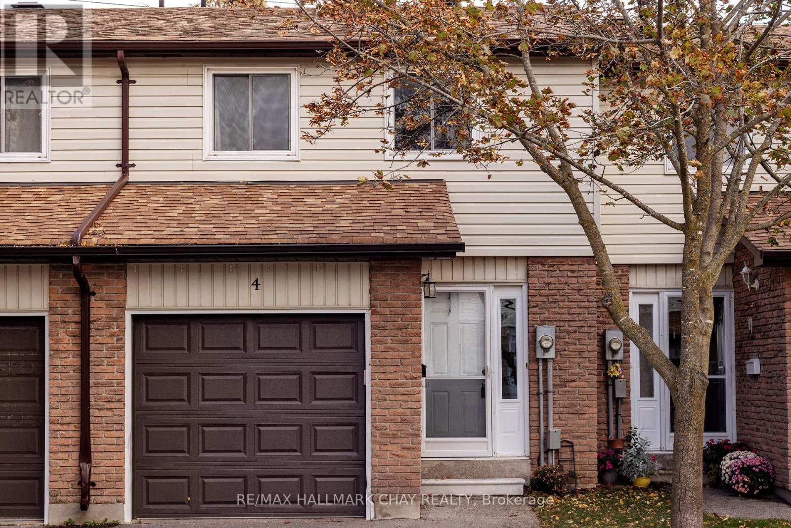 #4 261 ROSE STREET - 1