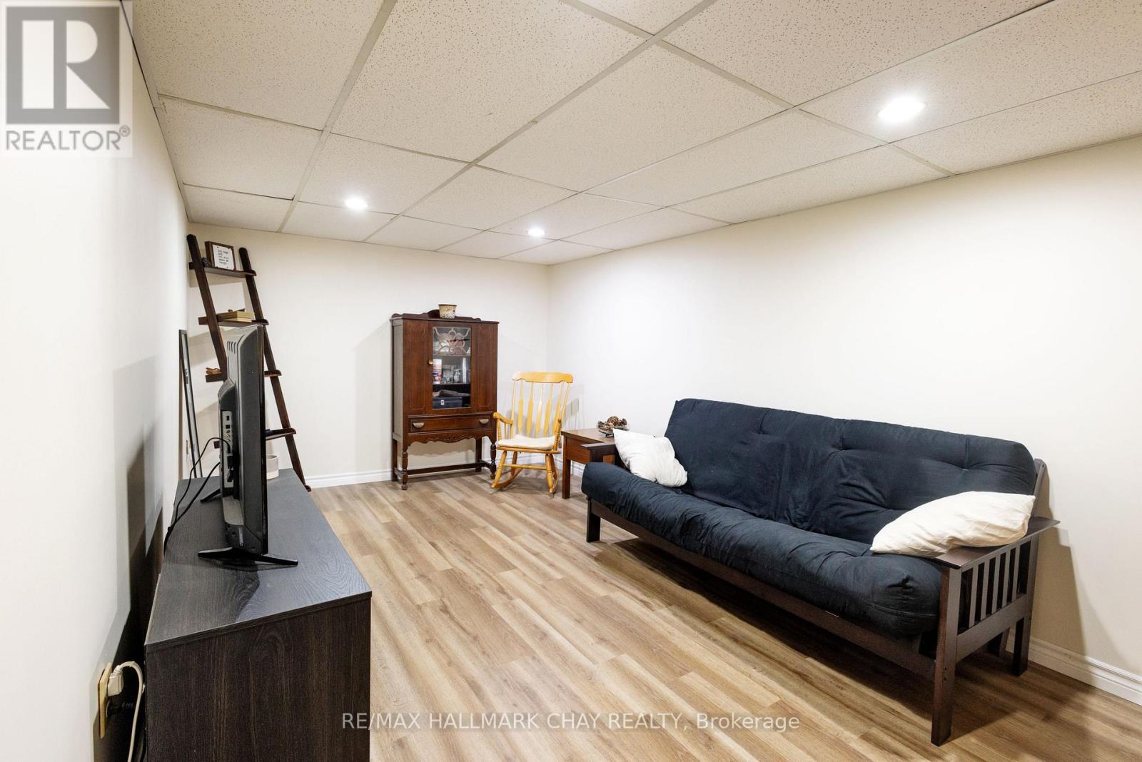 #4 261 ROSE STREET - 18