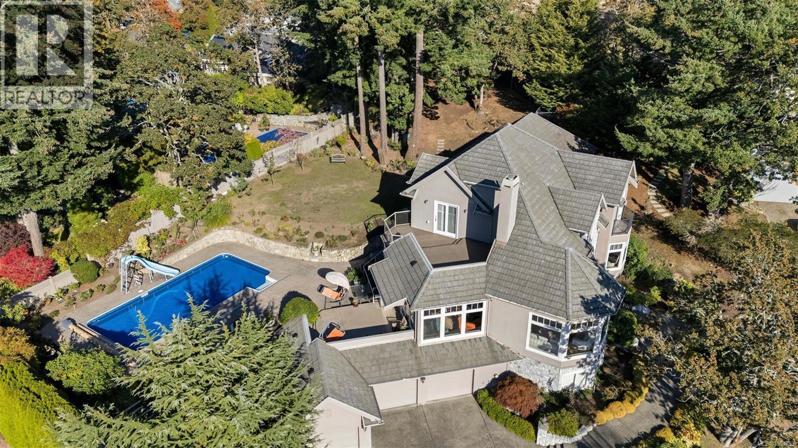 906 Cobblestone Lane - Image 4