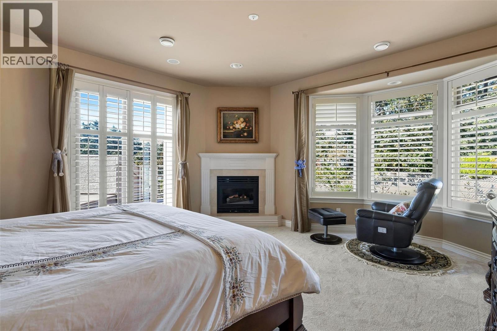 906 Cobblestone Lane - Image 18