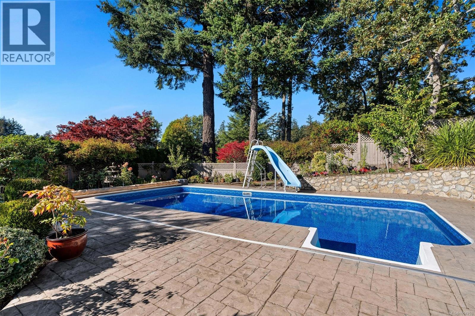 906 Cobblestone Lane - Image 52