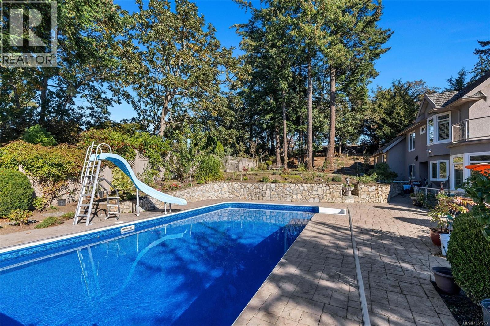 906 Cobblestone Lane - Image 49