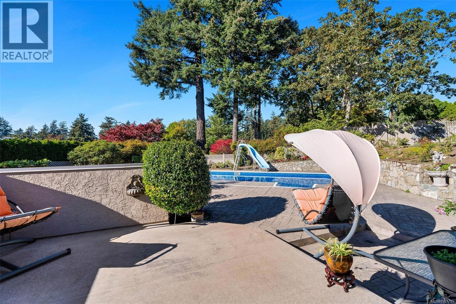 906 Cobblestone Lane - Image 46