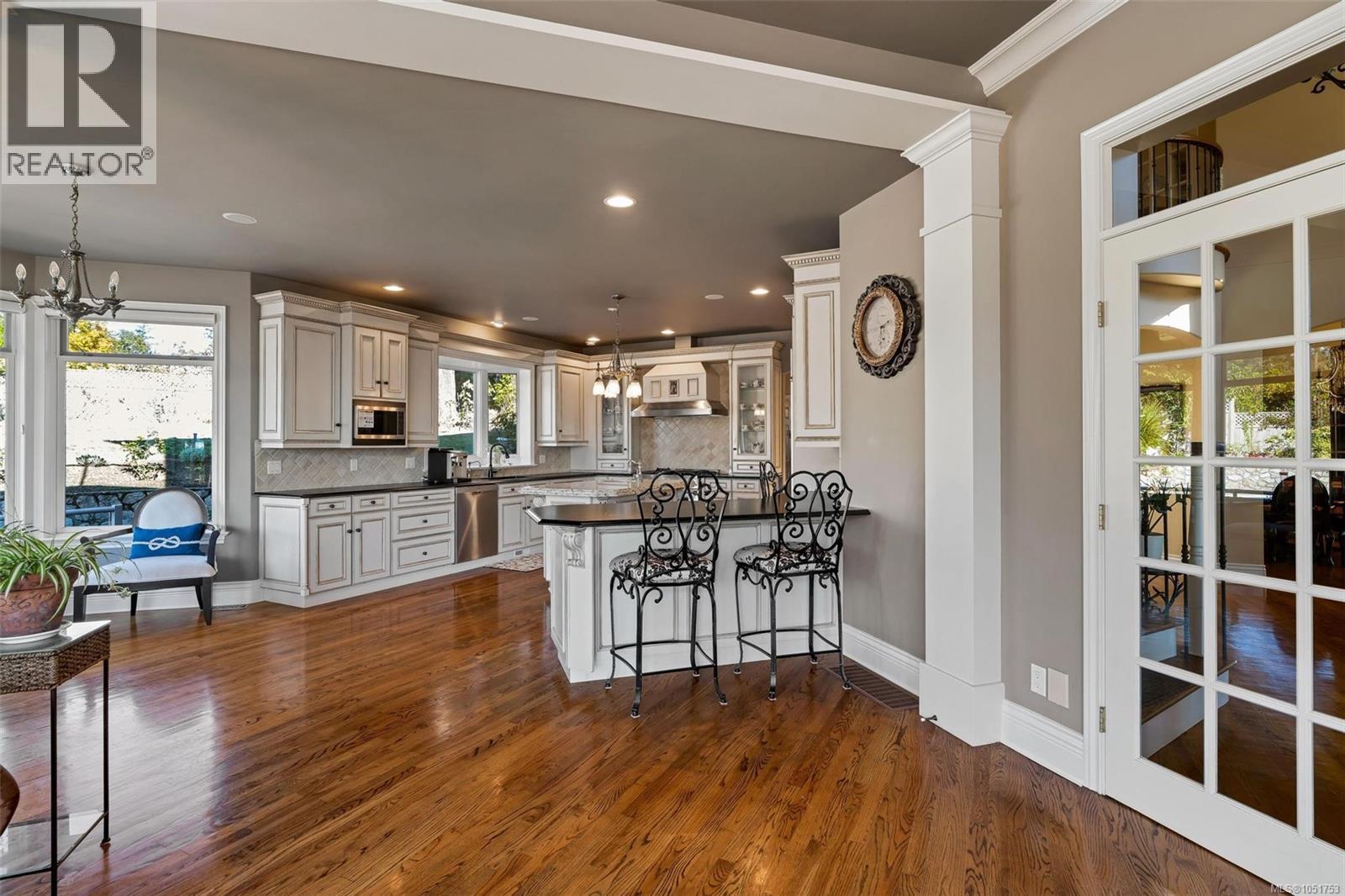 906 Cobblestone Lane - Image 37