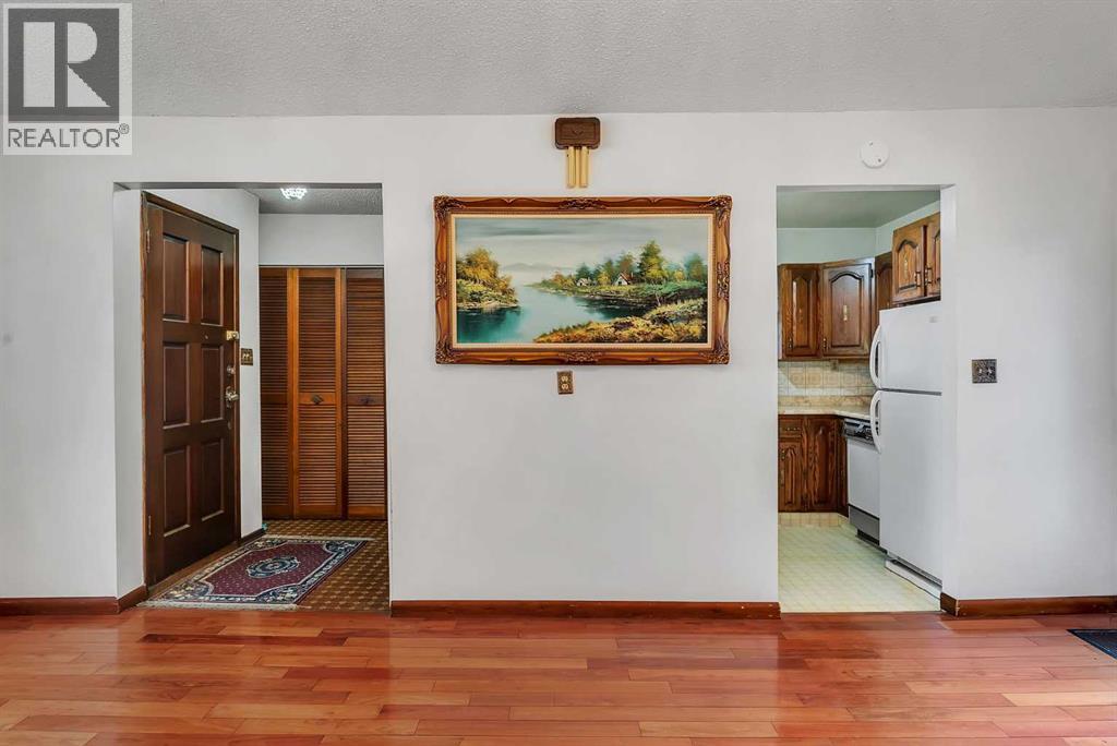 4407 Bowness Road NW - 15