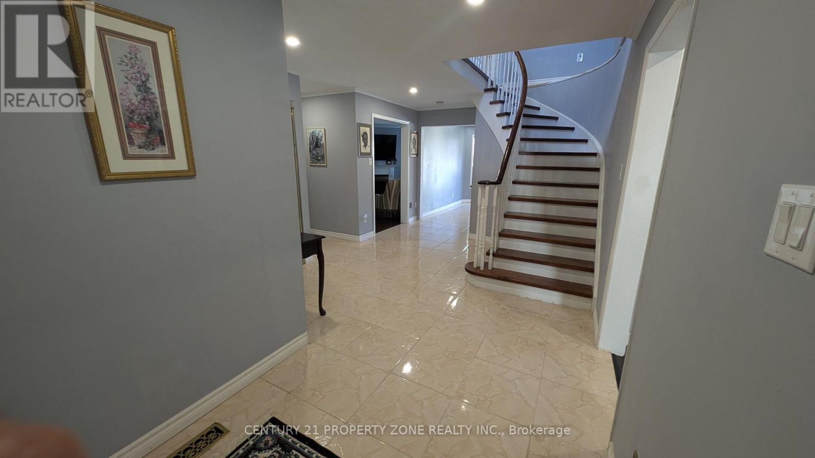 9 Corkett Drive, Brampton, ON photo 2