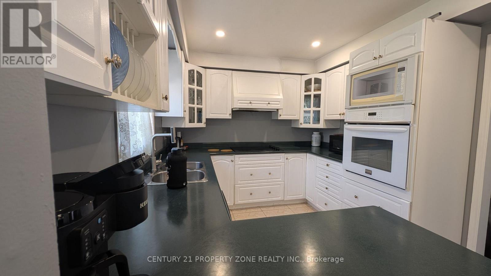 9 Corkett Drive, Brampton, ON photo 8