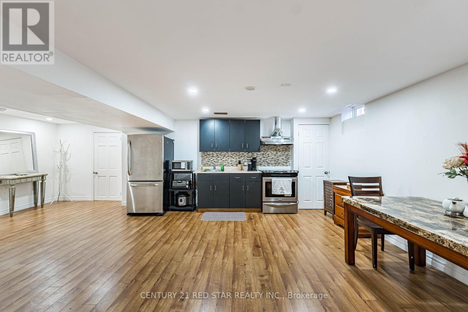 56 FOUNTAINBRIDGE DRIVE - 31