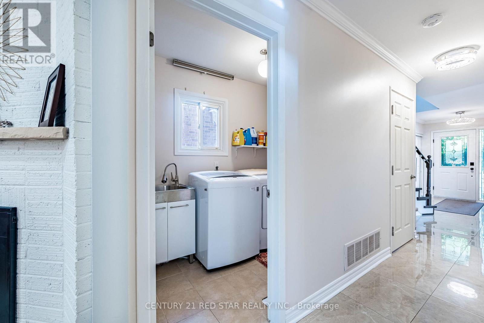 56 FOUNTAINBRIDGE DRIVE - 40