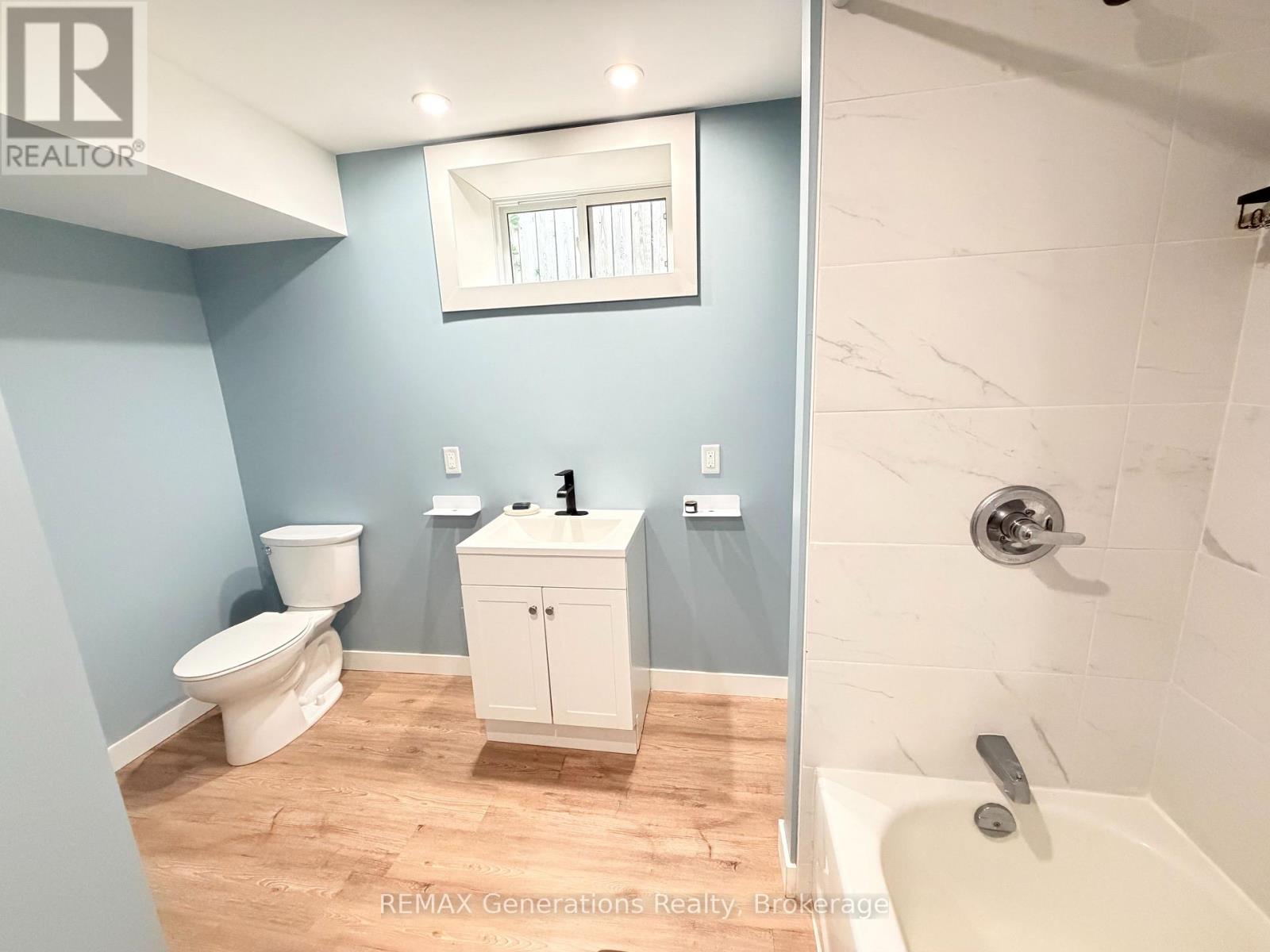 282 ALGOMA STREET N - 26