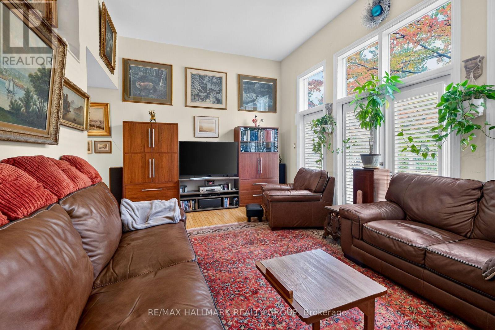 #2 121 MACKAY STREET - 10