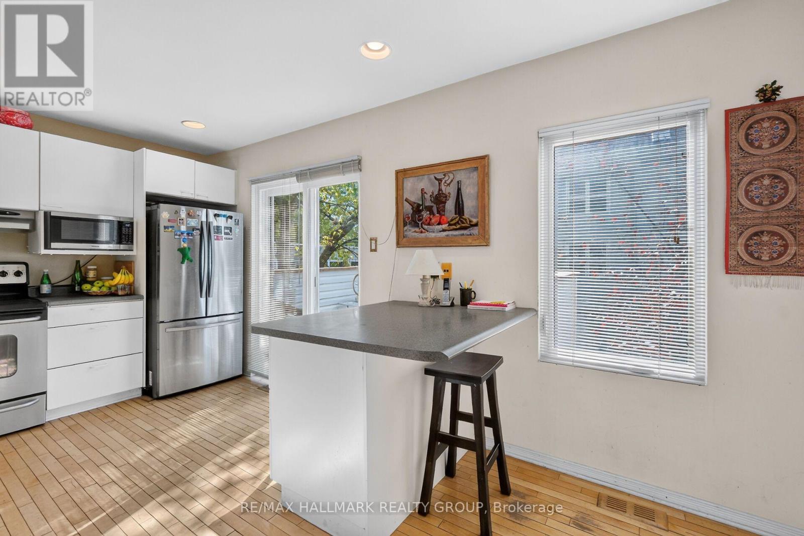 #2 121 MACKAY STREET - Image 15