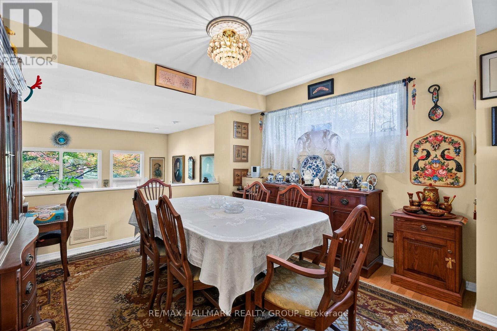 #2 121 MACKAY STREET - Image 12