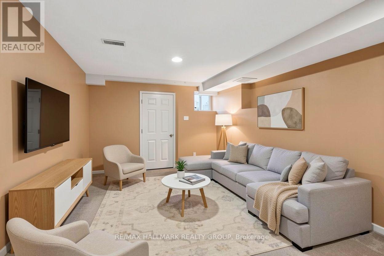 #2 121 MACKAY STREET - 42