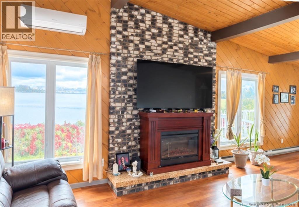 1015 Winton Crescent - 10