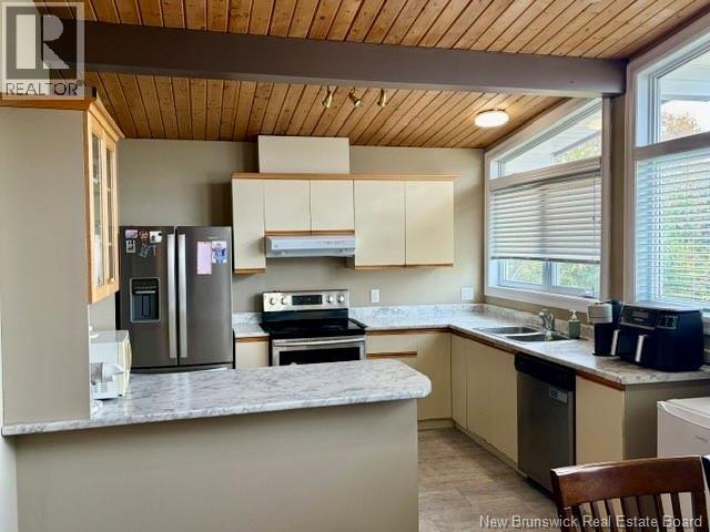 1015 Winton Crescent - 13