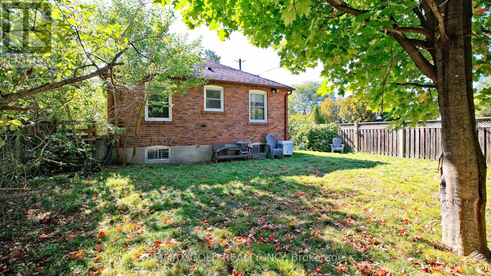 11 Pine Avenue North — photo 31