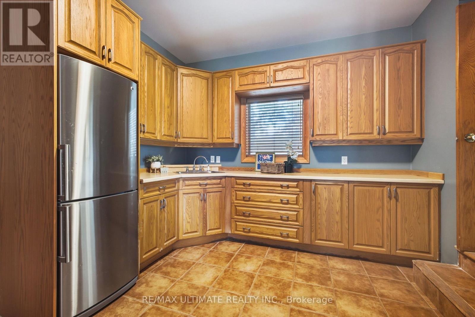 873421 5TH LINE ESTATES - Image 18