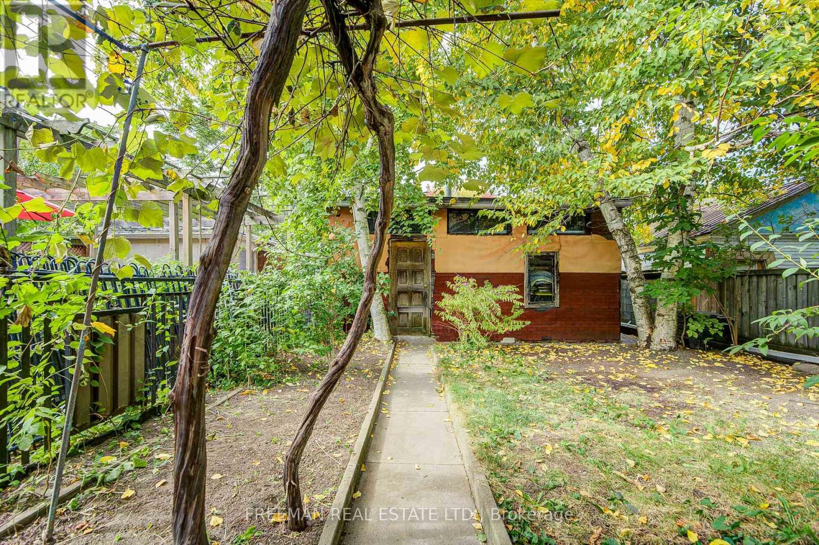 756 EUCLID AVENUE - 27