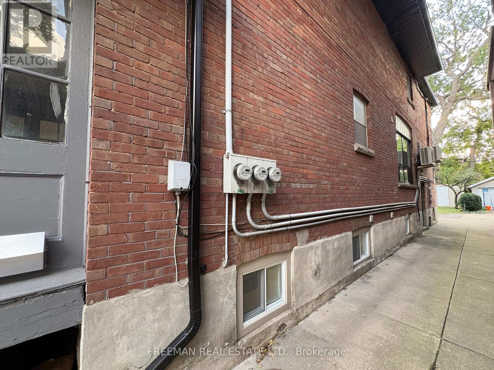 468 MARKHAM STREET - 48
