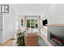 2pc Bathroom - 3209 16 Street Sw, Calgary, AB T2T1S6 Photo 13