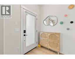 3209 16 Street SW - photo 3