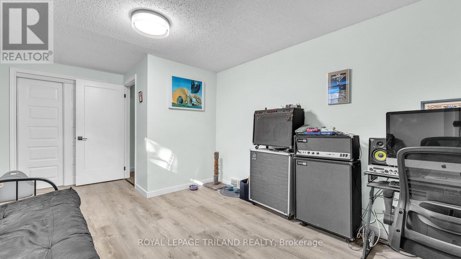 #16 595 THIRD STREET - Image 21