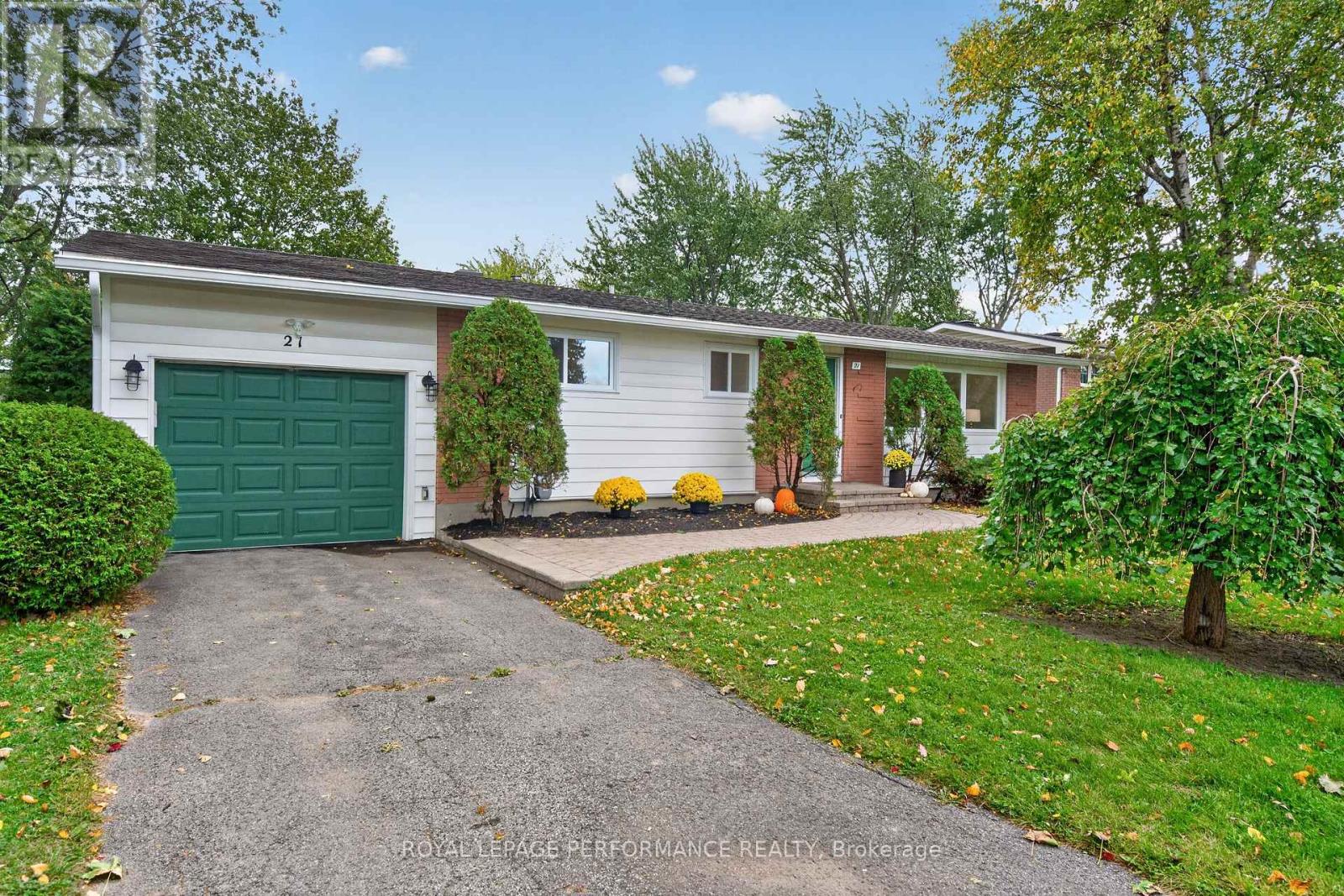 21 MILLBROOK CRESCENT - 1