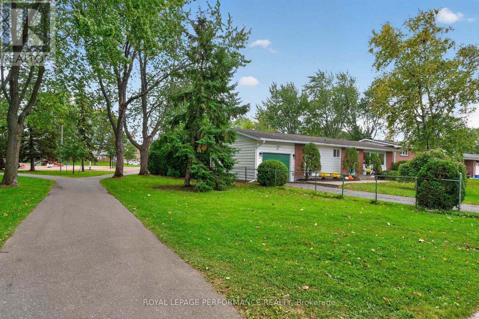 21 MILLBROOK CRESCENT - 2