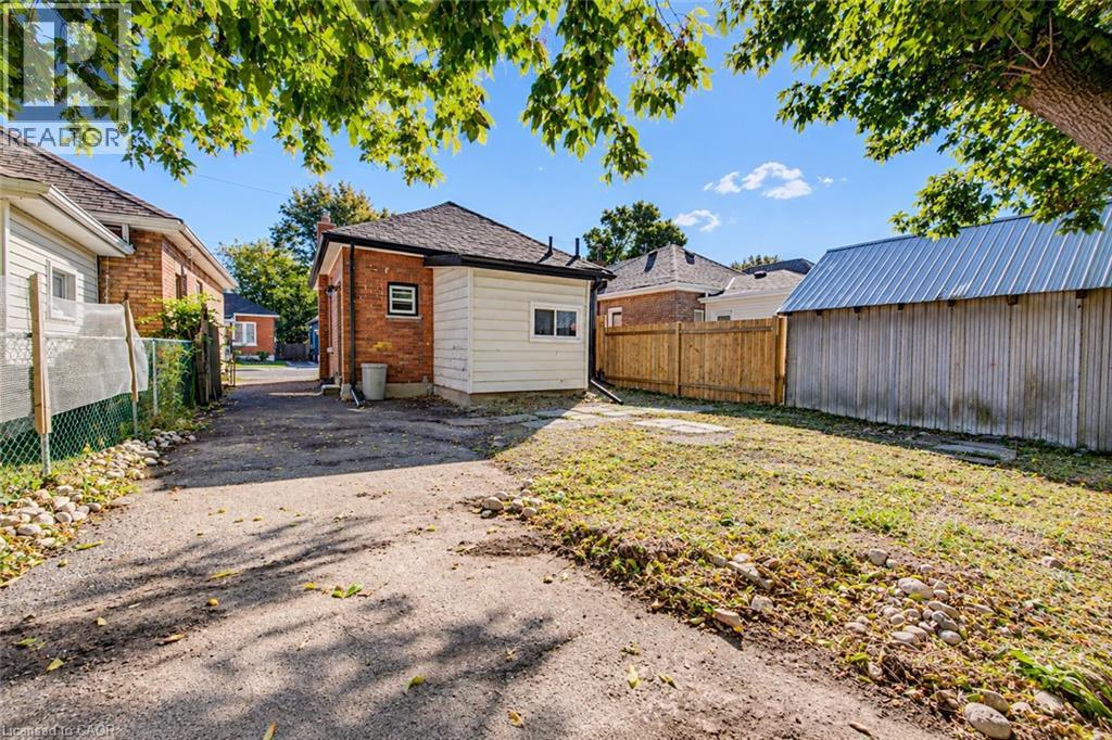 46 Maitland Street — photo 17