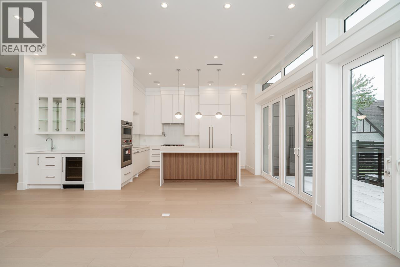 Photo of 1 5061 BLENHEIM STREET 17