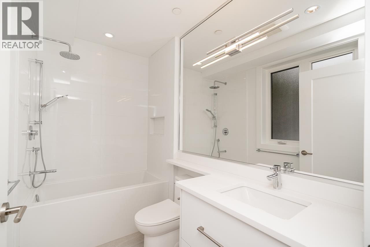Photo of 1 5061 BLENHEIM STREET 27