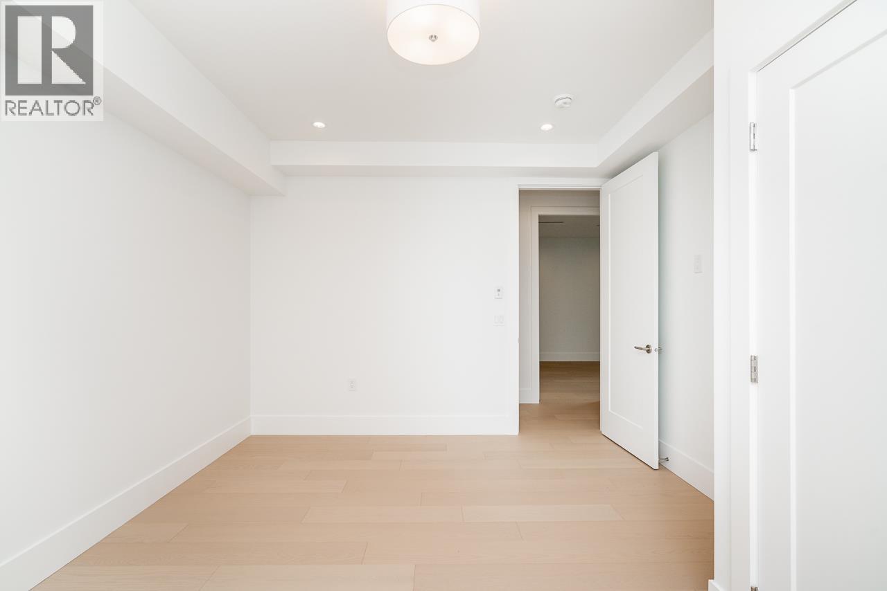 Photo of 1 5061 BLENHEIM STREET 26