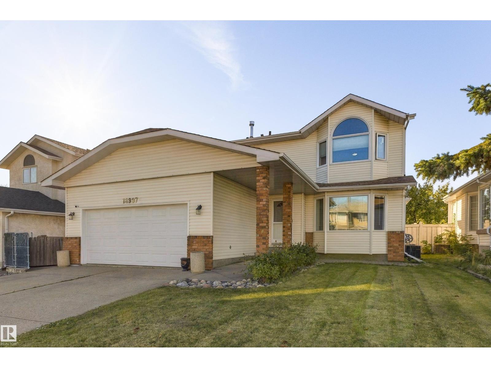 18907 90 AV NW NW, Edmonton, Alberta, T5T5W2