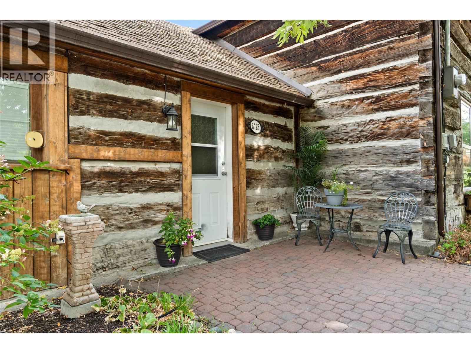6725 Barnhartvale Road - 4
