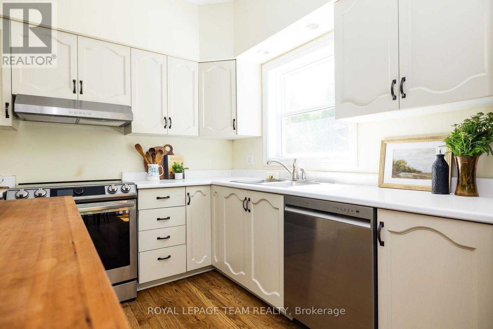 531 CRAIG ROAD - Image 14