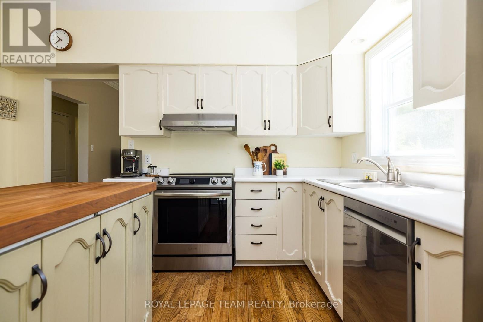 531 CRAIG ROAD - Image 15