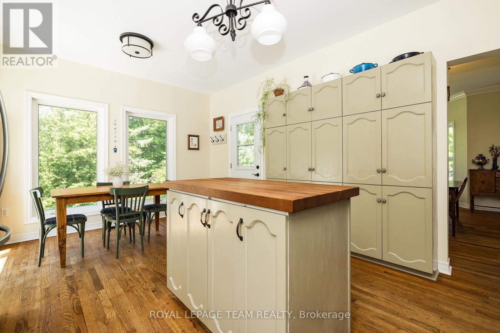 531 CRAIG ROAD - Image 16