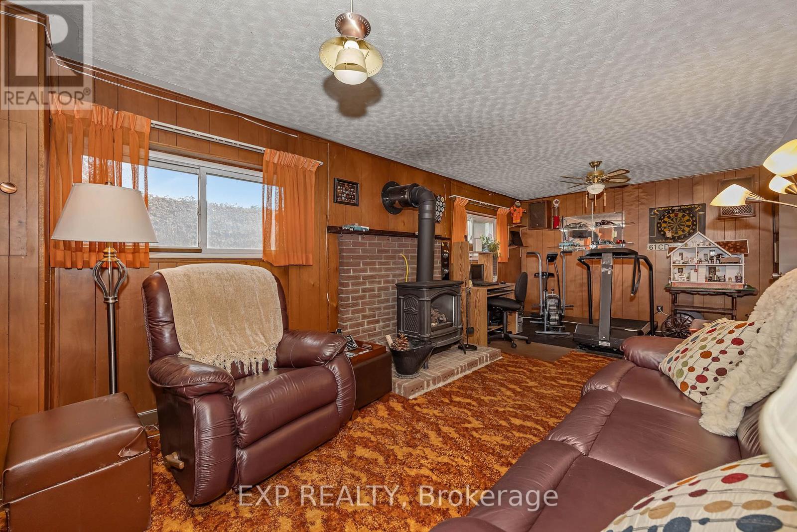 2161 VALLEY DRIVE - Image 24