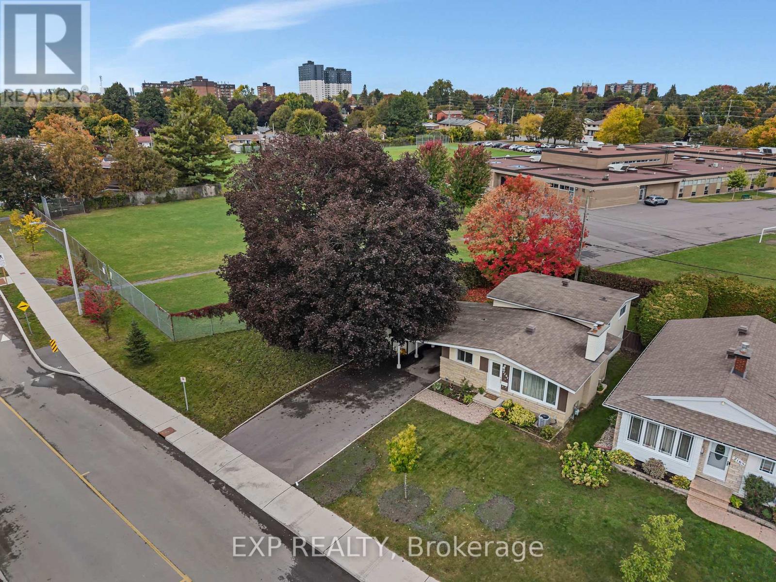 2161 VALLEY DRIVE - Image 36