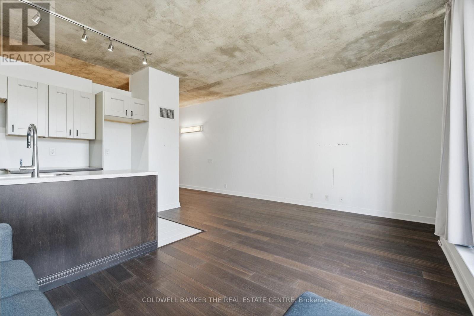 #501 36 CHARLOTTE STREET - 6